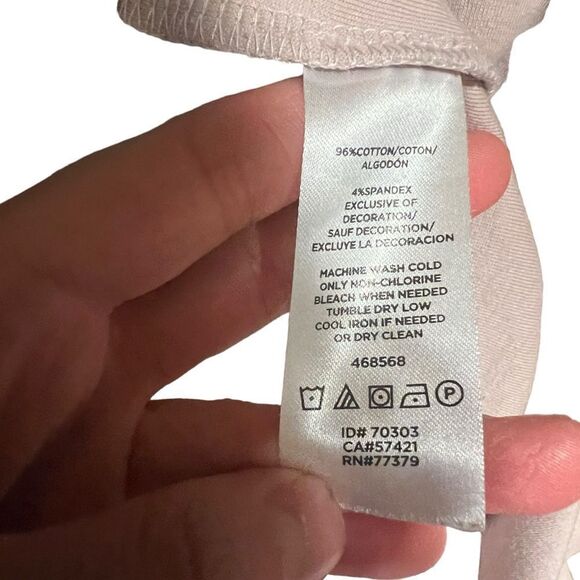 3 for $30! Ann Taylor factory grey pink top. Size xs - Picture 4 of 7